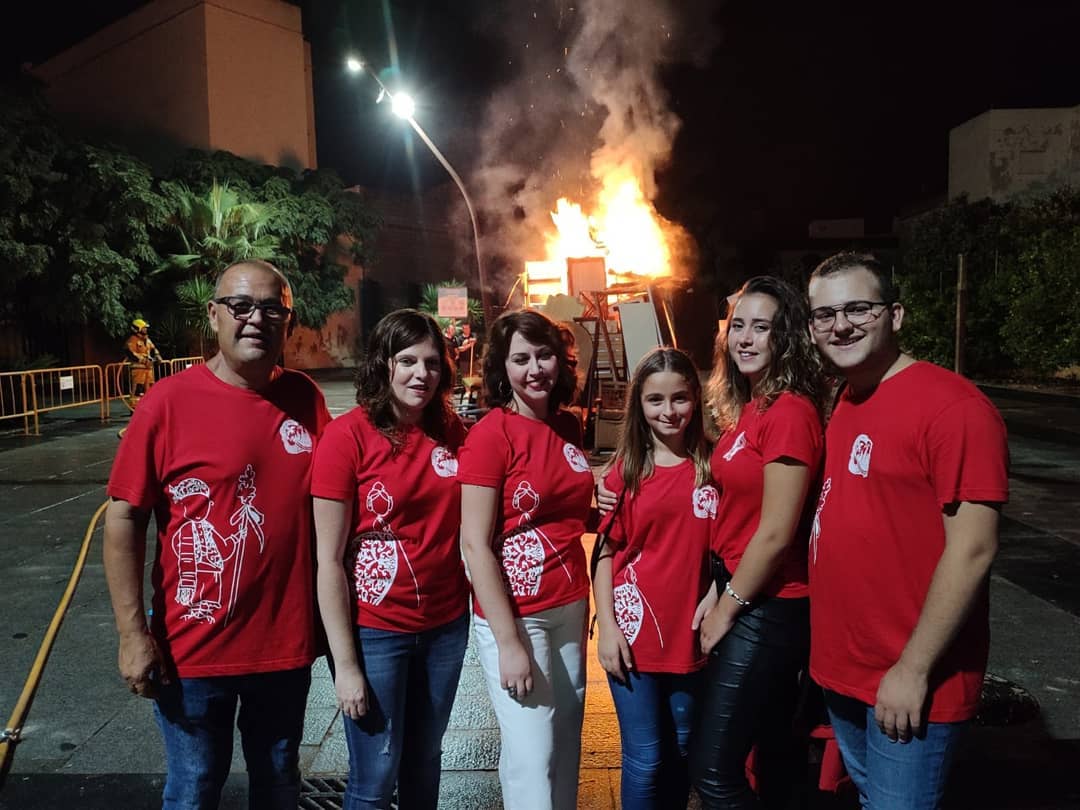 fallalafont_'s tweet photo. Mig any de falles ♥️ #Començaelcompteenrere #Falles2020 #FallaLaFont #JuntsFemFalla #BarrideSantJosep #JuntaMajor #JuntaJove #MigAnydeFalles #67AnysFentFalla https://t.co/c2w3MHyRl3