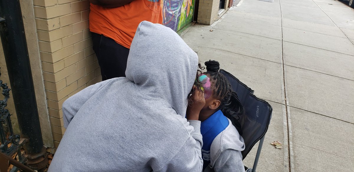 RSAMS377's tweet photo. Thank you to our #studentartists led by a new addition to the #RSAFAMILY Art teacher, Ms. Byron! You were a huge success!
#facepainting
#UnityintheCommunity #Champions4Children
#District4Strong #District4  #WelcomeBacktoSchoolFestival #District4Family #ElBarrio #EastHarlem https://t.co/bg81GKqCgd