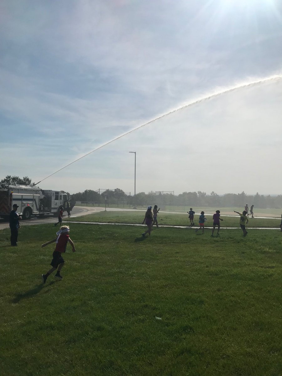Thank you Arvada Fire for the spray down our Run with the Wolves event! #TeamJeffco