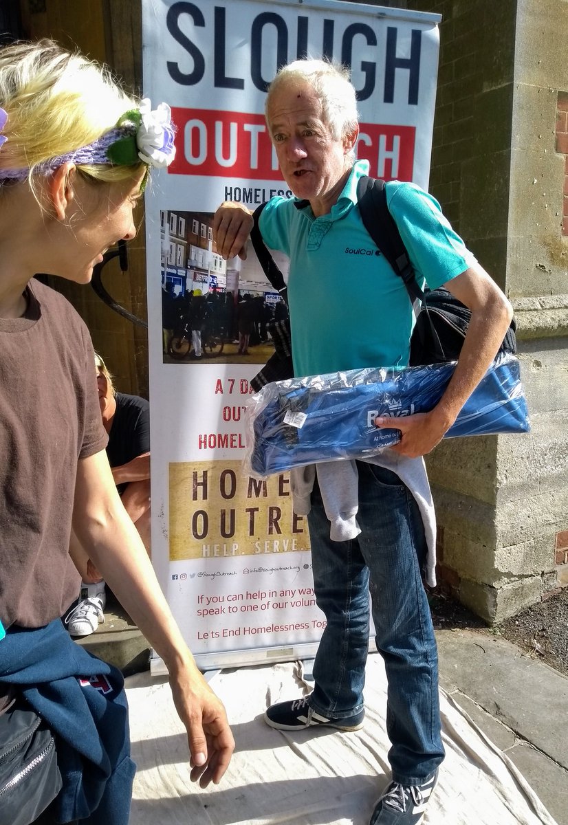 SloughOutreach's tweet image. Sunday afternoon homeless outreach #soupkitchen with volunteers from @AMYASlough for @londonsloughrun along side our free weekly Sunday #BikeWorkshop and some gardening by our kind friends. Thank you to all involved in this very busy session today. 
Bike 🚲 donations wanted!🙏❤️