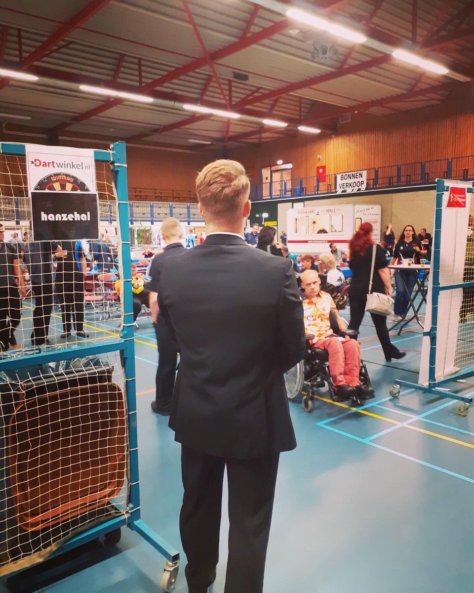 De beveiligers van Veneberg Security Team, mogen er dit weekend voor zorgen dat alle darters tijdens het open stedendriehoek toernooi te Zutphen, weer met een veilig gevoel hun pijlen kunnen gooien. 🎯🎯🎯🎯