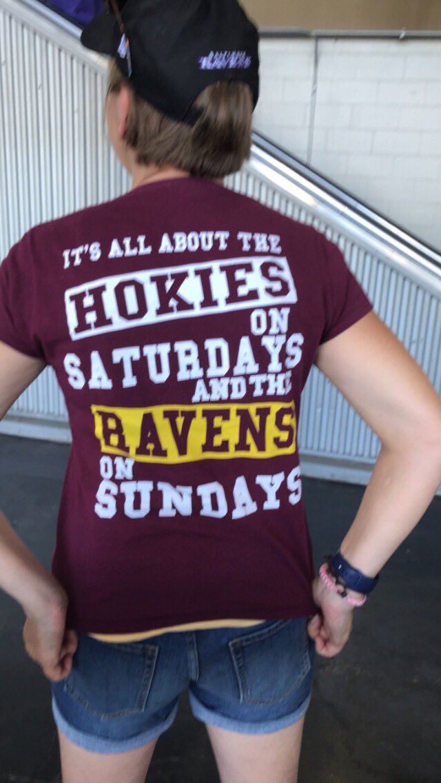 J619Shannon's tweet photo. #fallmeansfootball https://t.co/jdU7RslwjF