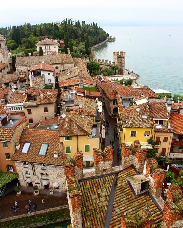 renotaiza's tweet photo. Views from Scaligero Castle at Sirmione, Lago di Garda

#travelphotography #canon #travel #traveller #italy #europe #eurotrip #lake #brescia https://t.co/G2mO9zp6Tl https://t.co/CKjnhS0MFU