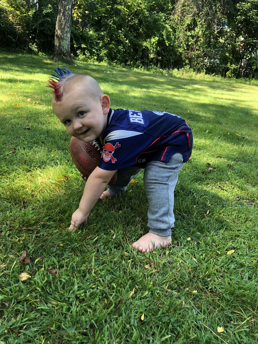 kimbeckman22's tweet photo. This little dude is ready for some Sunday Football #patson7 #PatriotsNation @boston25 @FOXSports @TomBrady @7News @Edelman11 @RobGronkowski https://t.co/NUfffpqGGD