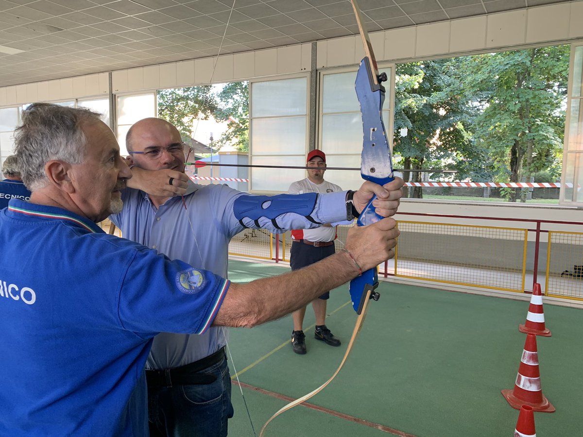 lucavecchi72's tweet photo. A volte sembrano piccoli progetti ma cambiano la vita di una #comunità. Un nuovo Piazzale. Un parco. I giochi dei #bambini.Lo #sport.Un vecchio bocciodromo diventa la palestra degli arcieri Riqualificazione urbana e senso di comunità. Ieri a #Roncocesi mancava solo @ZuccheroSugar https://t.co/LAMAvreHoF