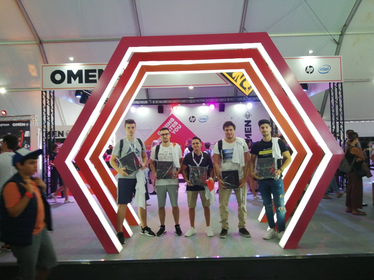 Os nossos jogadores estiveram a Praccar no stand da <a href="/PCDIGA/">PCDIGA</a> depois de terem Vencido o torneio <a href="/OMENbyHP/">OMEN</a> na <a href="/ComicConPT/">Comic Con Portugal</a> por desistência por parte da equipa adversária.

#theresnoscapefromus