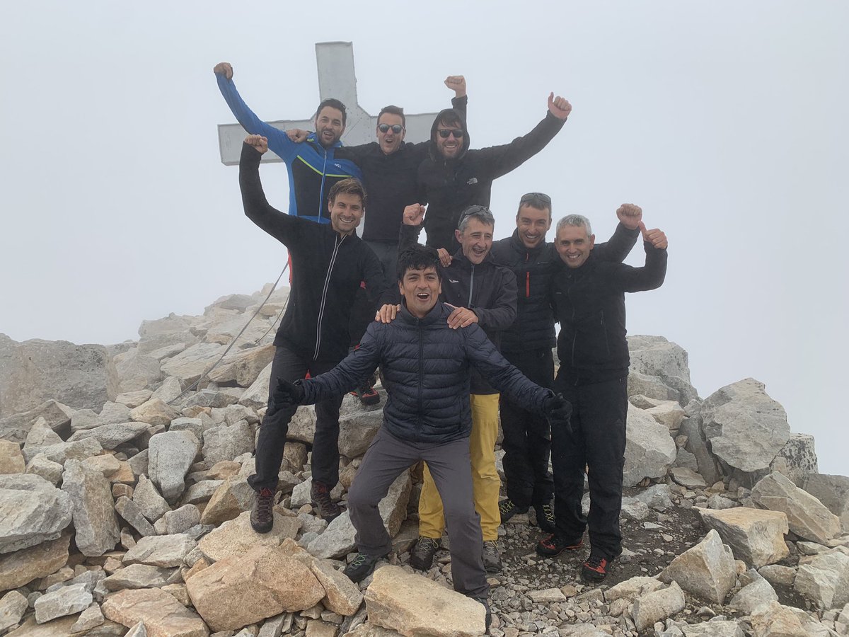 DavidFerrer87's tweet photo. Fin de semana inolvidable. Gracias Toni Valles y Carlos Bisquert por regalarnos una experiencia única que jamás hubiéramos hecho solos. Y por ser grandes personas en todos los aspectos. GRACIES https://t.co/7eyyNaEgFP