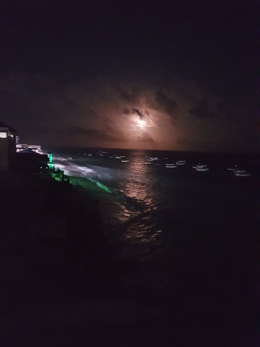ygaraad's tweet photo. Lido beach of #Mogadishu by night. #Somalia. https://t.co/iJTloPwK7V