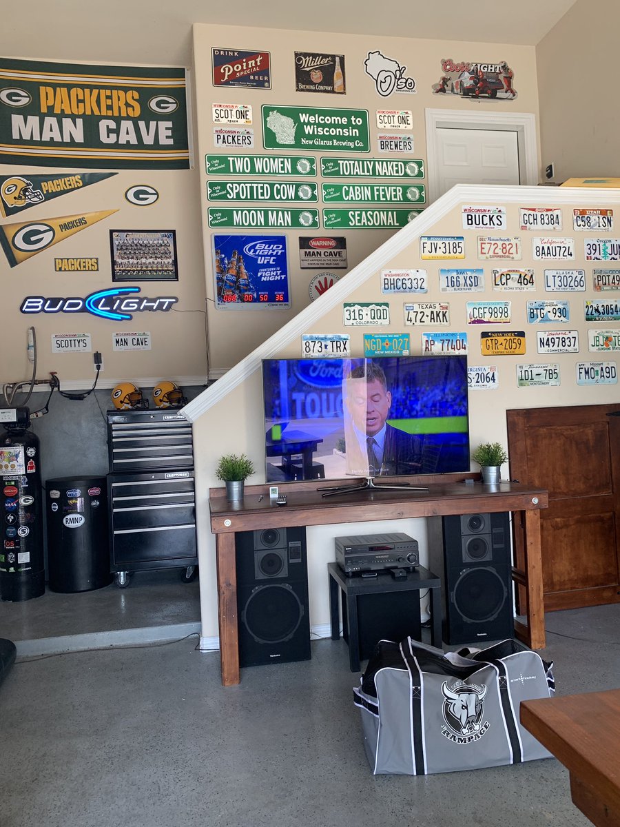 scottysaves's tweet image. @doubledribble11 Are you coming over to the @packers #mancave today for the big game? #GoPackGo #PackerSunday How about you @RexChapman? #LoudMusic #Food #Tailgate