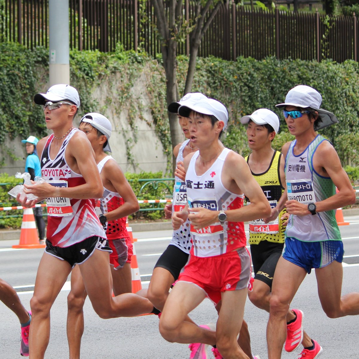 Mgc男子優勝中村匠吾選手 2位服部勇馬選手オリンピック代表内定 中村選手の恩師大八木監督も満面の笑み 3ページ目 Togetter Mgc男子優勝中村匠吾選手 2位服部勇馬選手オリンピック代表内定 中村選手の恩師大八木監督も満面の笑み 3ページ目 Togetter