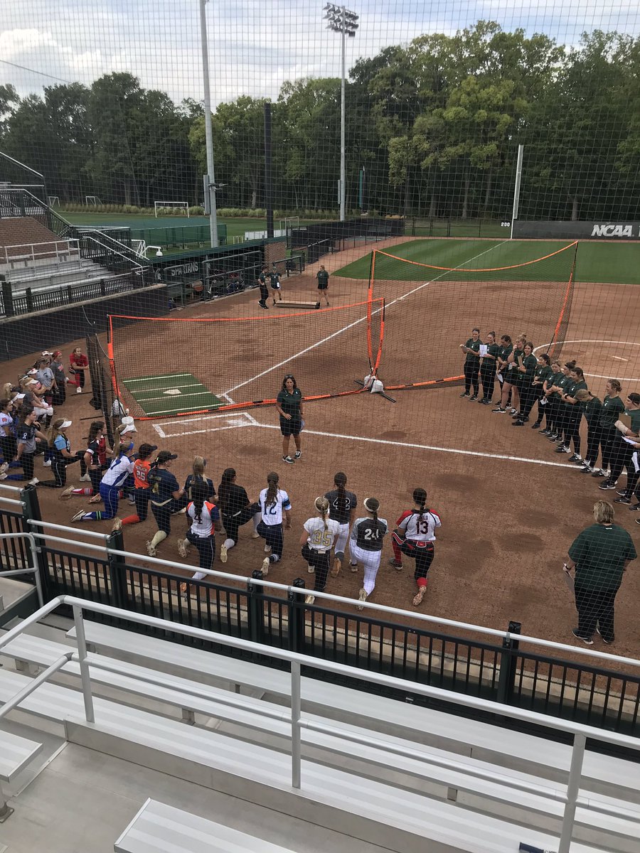 SoftballClinton's tweet photo. Thank You @MSU_Softball and @MSUCoachJoseph @CoachSorden @CorrieHill for having our @libbifair1 at your camp and visit! #B1Gthings #GoGreen https://t.co/DXQpxucxsu