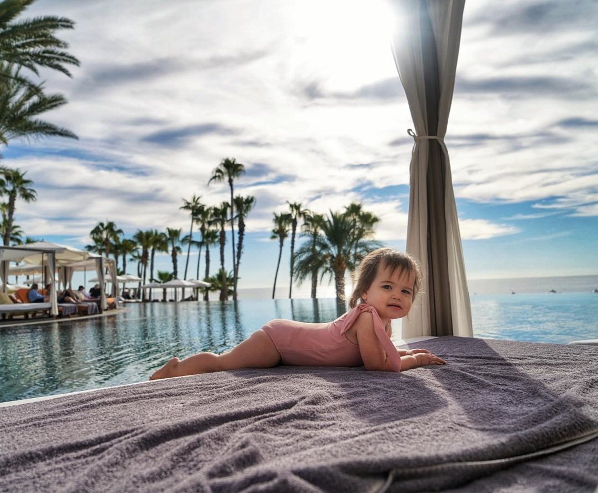 Paradise has no age limits. Plan your unforgettable family vacation to Los Cabos today. 📷: @sailorkressin