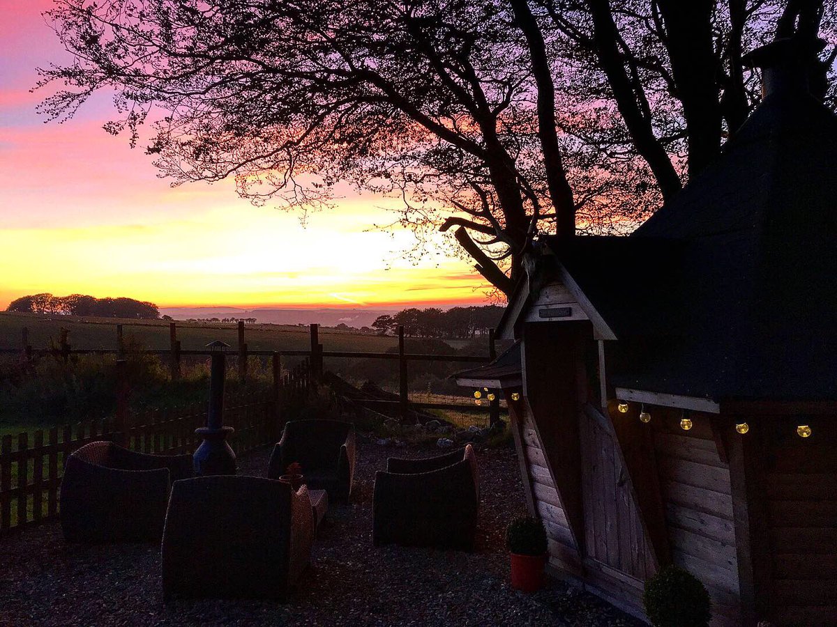 _mbspain's tweet image. So how’s that for an amazing weekend.  An epic day riding with great mates, chilling in the hot tub followed by a proper feasting in the BBQ hut!  Awesome 😎 

#mtb #brechfa #wales #findyourepic #mountainbiking #cycling #vacation #holiday #allinclusive #bbqporn #bbq
