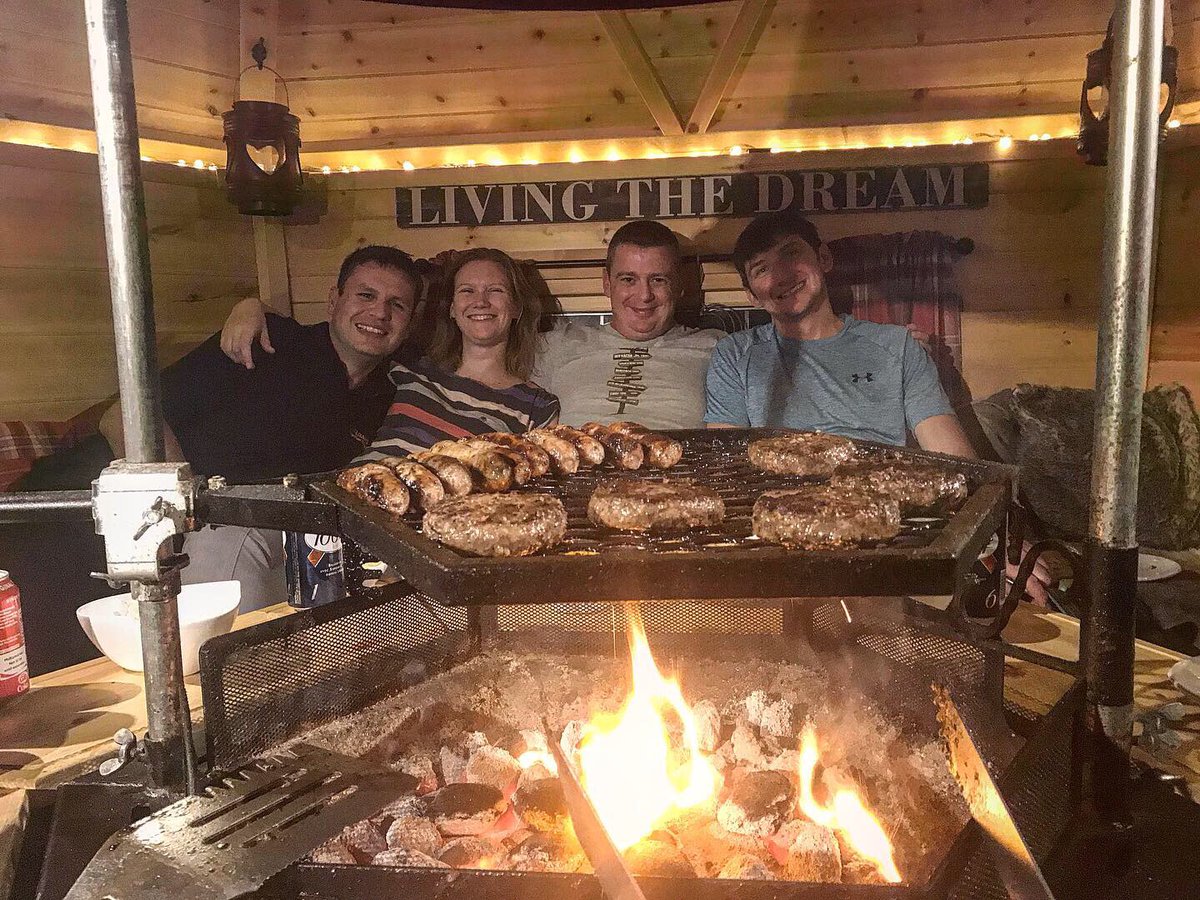 _mbspain's tweet image. So how’s that for an amazing weekend.  An epic day riding with great mates, chilling in the hot tub followed by a proper feasting in the BBQ hut!  Awesome 😎 

#mtb #brechfa #wales #findyourepic #mountainbiking #cycling #vacation #holiday #allinclusive #bbqporn #bbq
