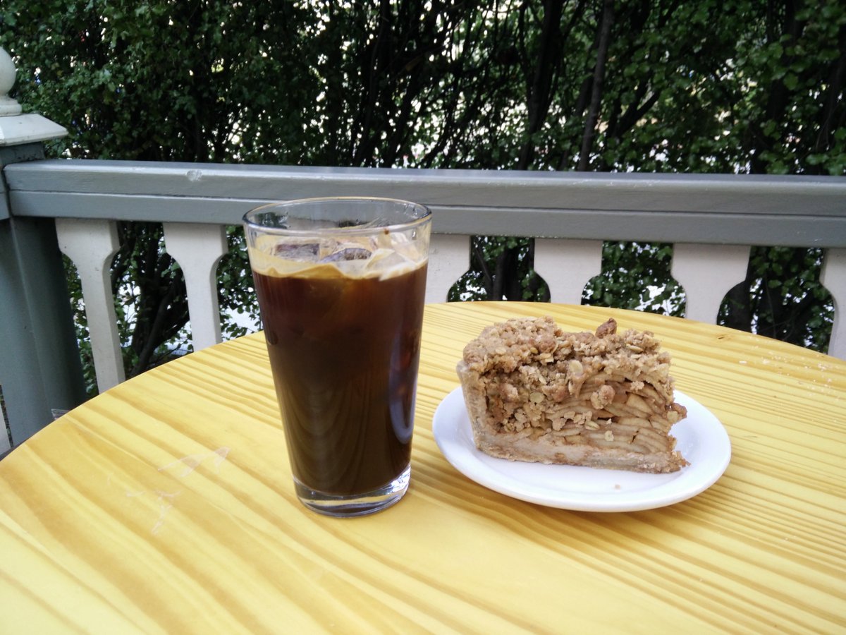 ChanResearchSG's tweet photo. @jamesbatteas Not to mention the best apple pie ever (photo ca. early 2018). https://t.co/uIsWMaX9Vw