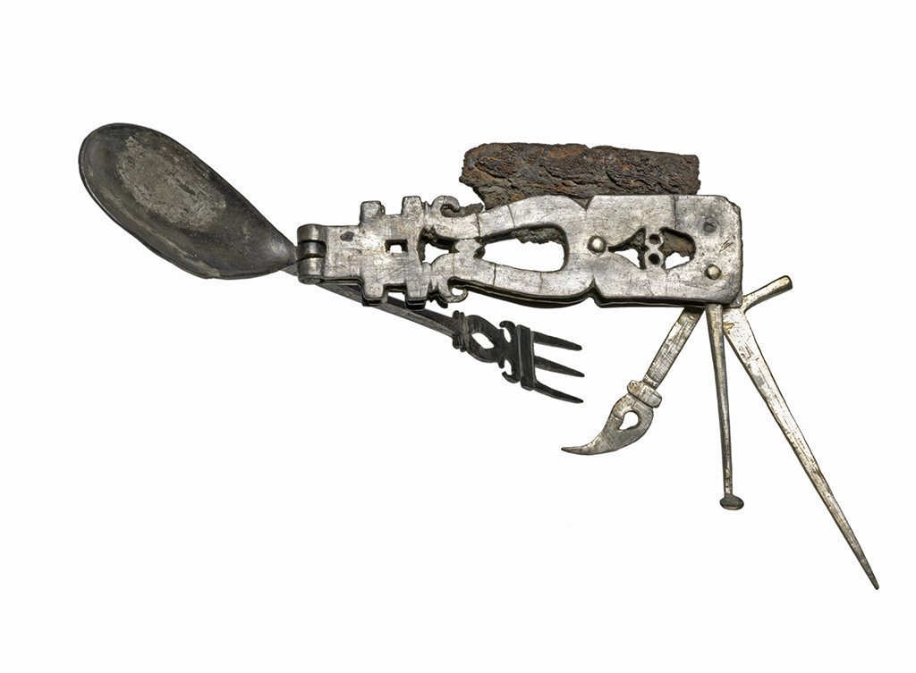 romanhistory1's tweet photo. Roman Penknife. A versatile tool 1000's of year old! https://t.co/Fc3tKG6F1A