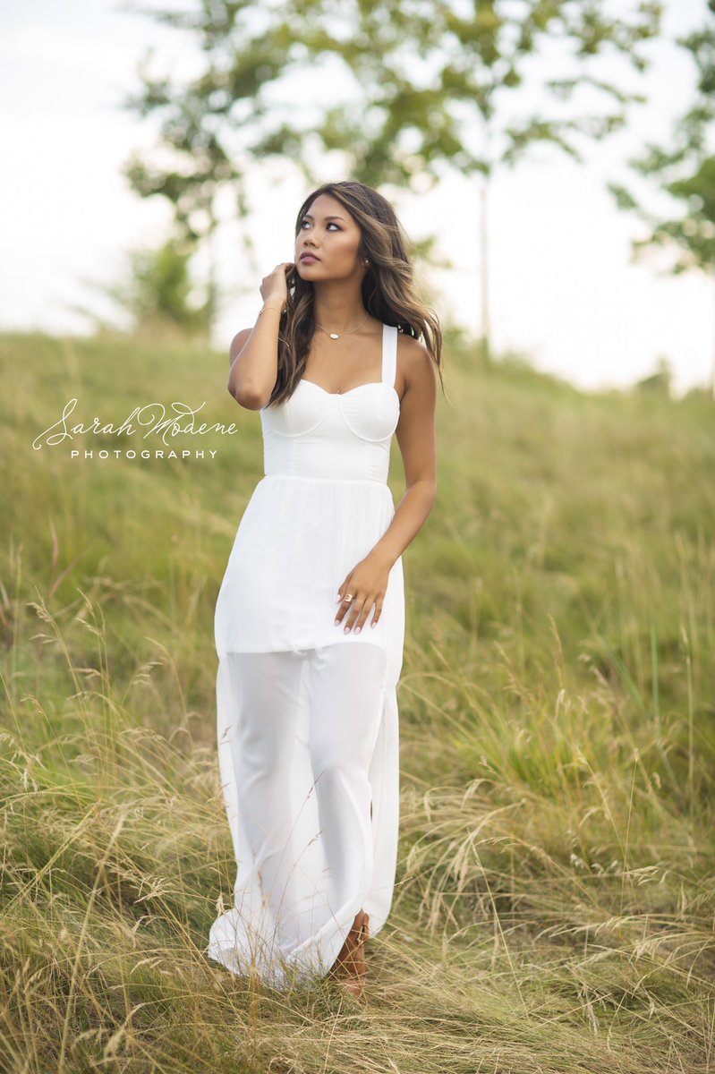 SarahModene's tweet image. Obsessed with @phoebezhuu’s senior pictures!! 😍💕