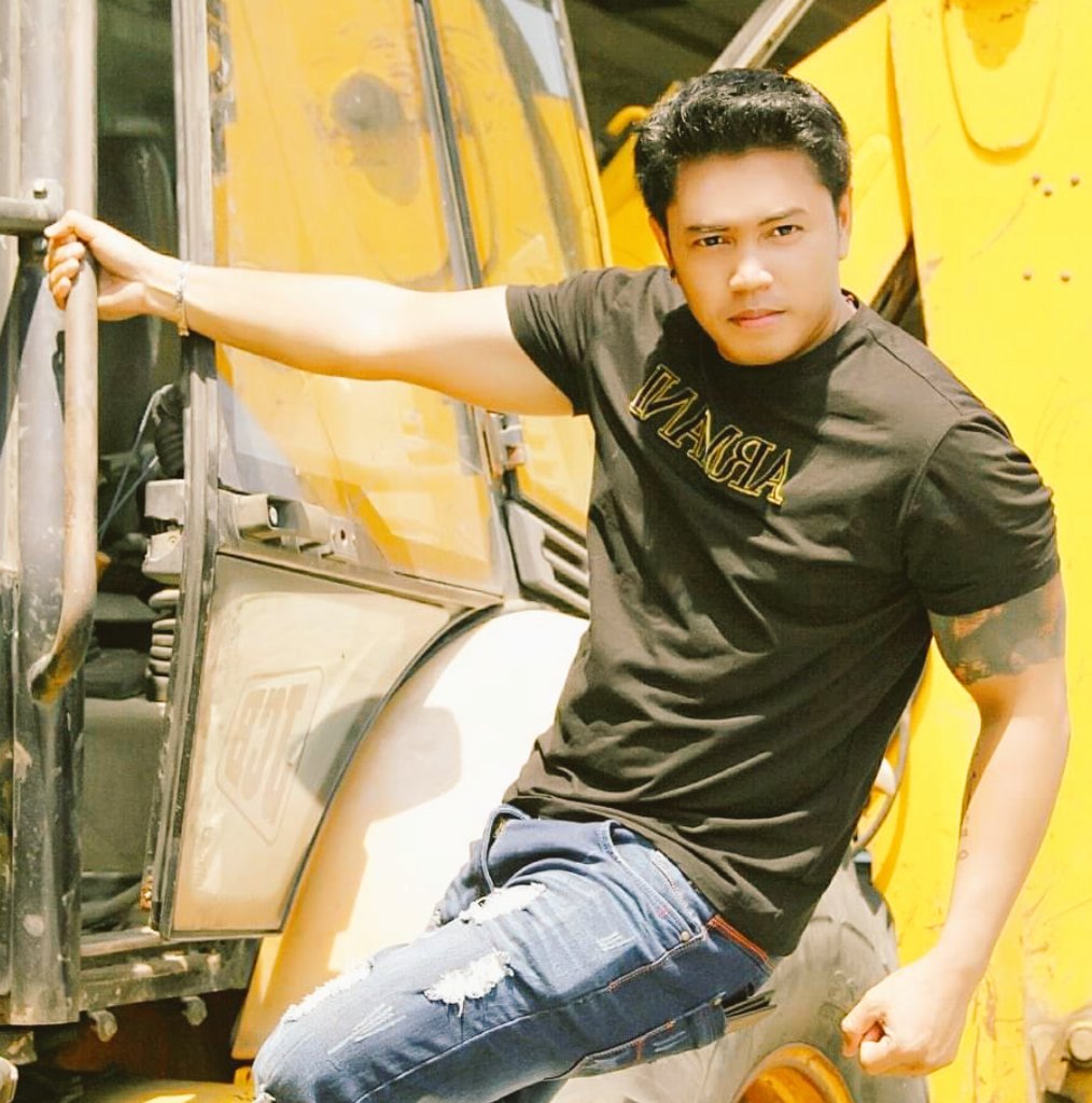 ManCakra's tweet photo. Permisi ijin promo, #Bali area.🙏
WA.081246606246 #ESCORT #BALI @CanduPijat @DMassageJkt @cobapijat @jack19680 @Tomyblack_mb @pasutribali @pijatpasutri @Barudak_terapis @bintaro_boi @fjr_pijaddict1 @MasTri1103 @ambara_escort @Taruna80613093
#pijatbali #pasutribali #PIJAT #gigolo https://t.co/S9EWMzMyvk