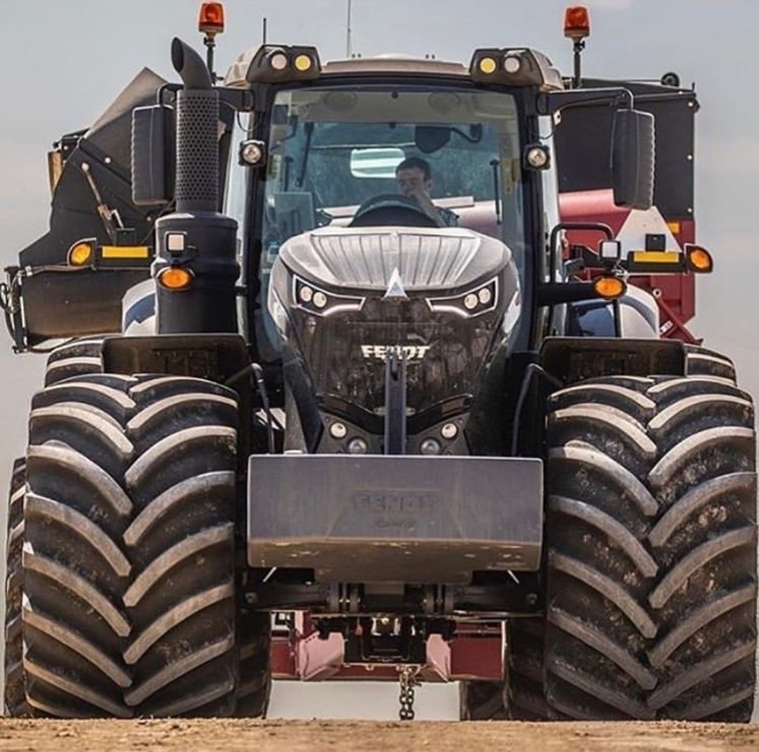 MoonixMunib's tweet photo. #agriculture #Tractor #MONSTA_X https://t.co/5ner06sZ7Q