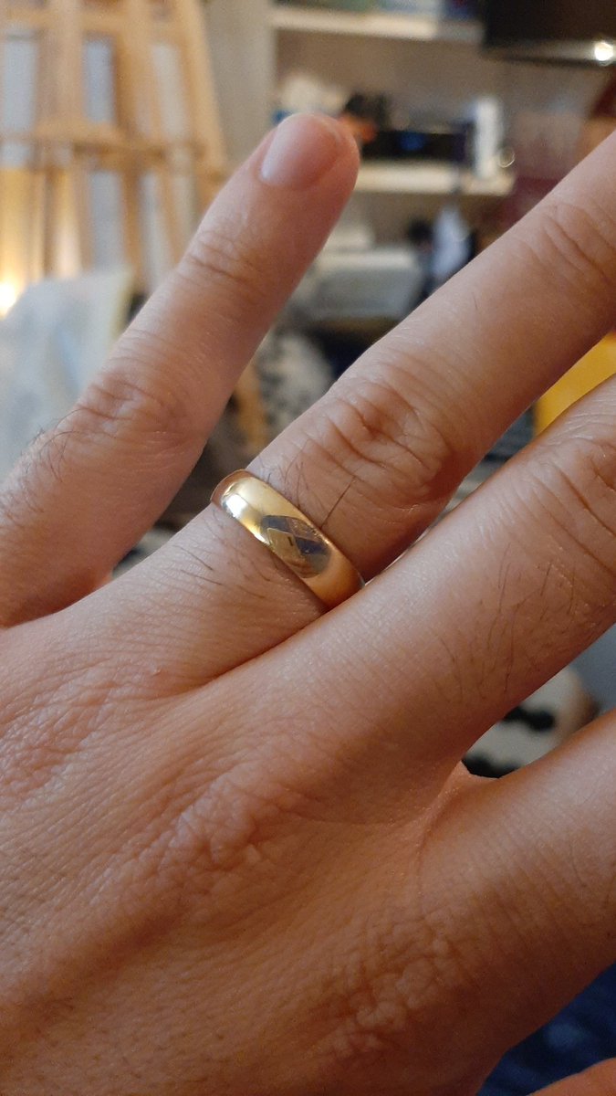 leftoutside's tweet image. Married af