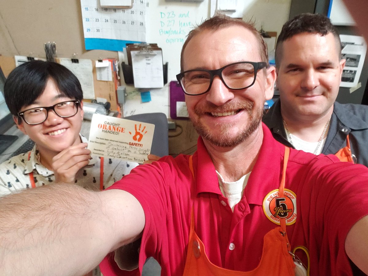 kennycurrent's tweet photo. Lilly was caught using a ladder safely! #team478 #safetymatters #D60proud https://t.co/sU6hFIEMvr