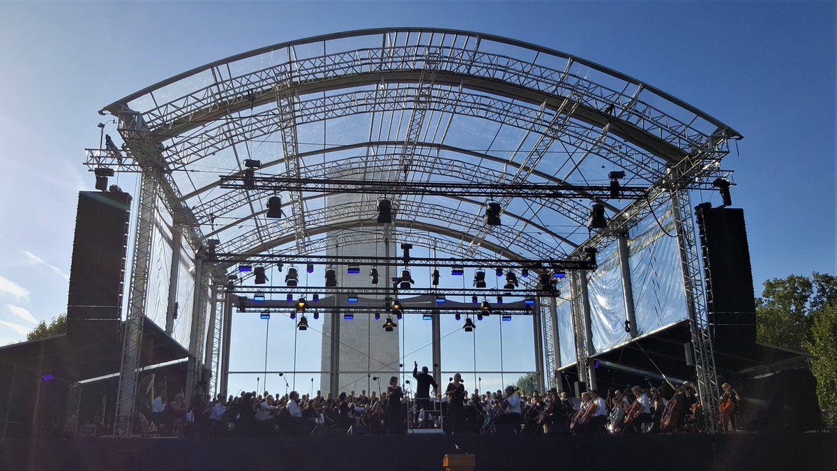 Landgemeinde's tweet photo. #Liberationconcert anlässlich der Befreiung unserer Partnergemeinde Eijsden-Margraten (@gemeenteEM) vor 75 Jahren. Dass wir grenzüberschreitend #Freundschaft, #Freiheit und #Versöhnung feiern dürfen, ist Ergebnis des europäischen Einigungsprozesses. Ich bin sehr dankbar! https://t.co/5kBmiAk6fy