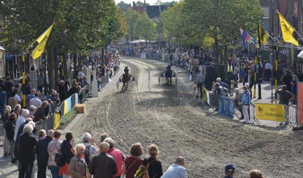 Blikvangers in Medemblik op maandag MEDEMBLIK Archange de Jiel en Calistokingsdeep zijn maandag de favorieten voor de kortebaan in Medemblik. Dat stelt de organisatie van kortebaandraverijen in Nederland. In een ... twib.in/l/XEXrbGjAKGa8 via <a href="/WestfriesWB/">WestfriesWeekblad.nl</a>