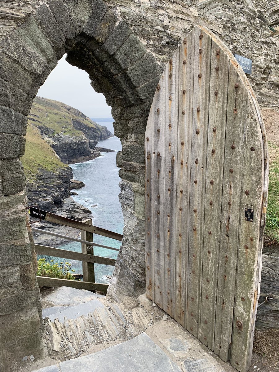 Out and about today with <a href="/sarahliznewton/">Sarah Liz Riley</a>  at #tintagel #castle #bridge #cornwall #slatefloor #kingarthur
