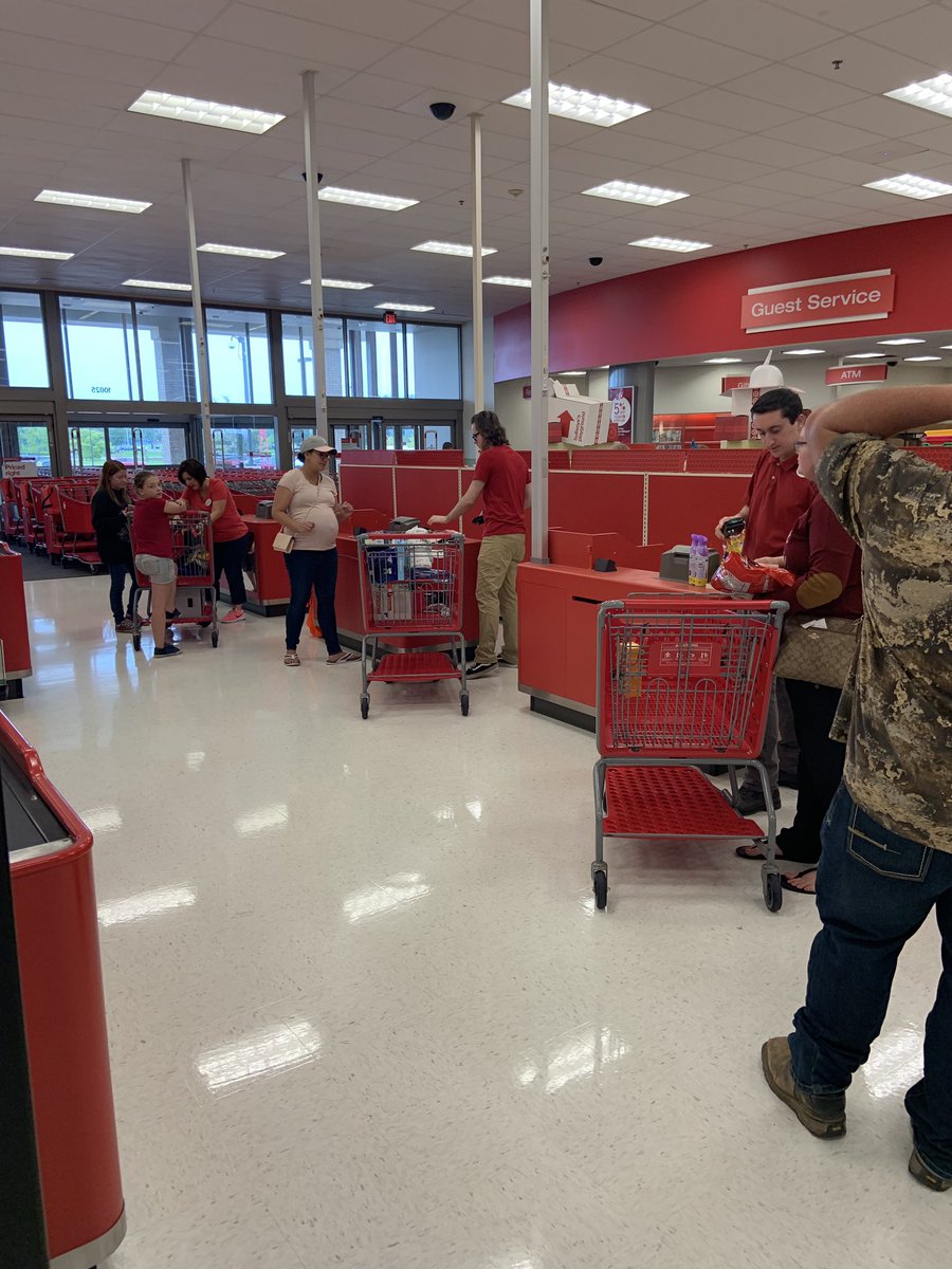 GuestServiceGod's tweet image. You know it is a good day when 3 of your advocates are line busting at once. There is no such thing as a long wait at the Hartland Target!