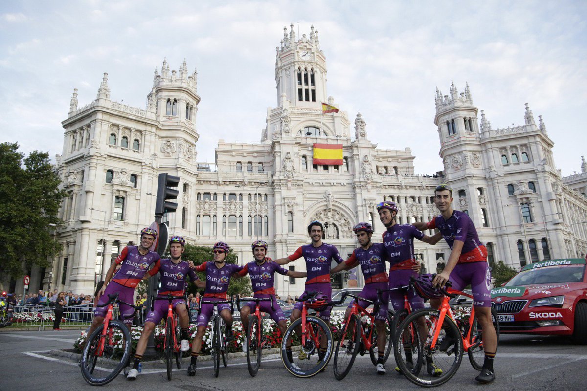📸 Un día genial para poner punto y final a #LaVuelta19. Dos imágenes que definen perfectamente la carrera. ¡GRACIAS EQUIPO!