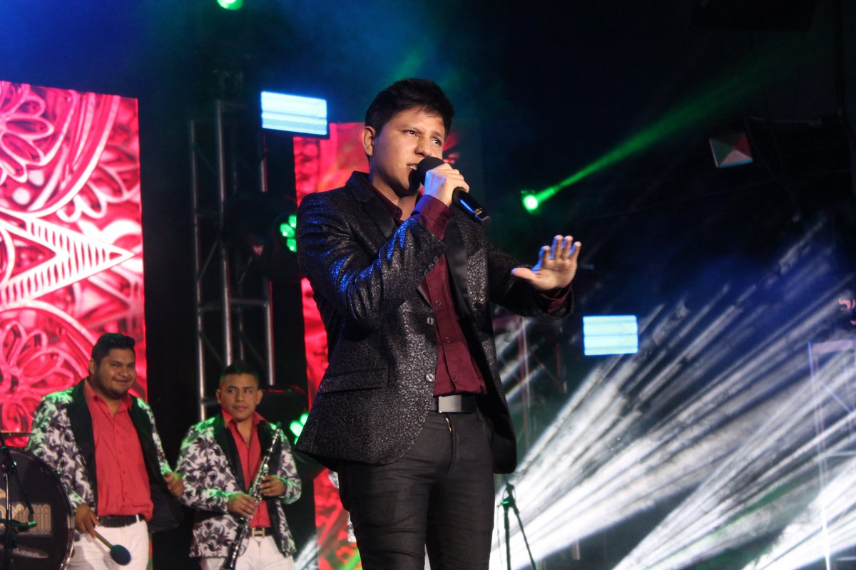 AztecaUNO's tweet photo. ¡Uno de los favoritos de @lacademiaazteca, @AlexisMusicMX ya nos cautivó a todos con su voz! 🇲🇽🗣

EN VIVO: https://t.co/5e3R3GEHQJ https://t.co/K6YhYHTs64