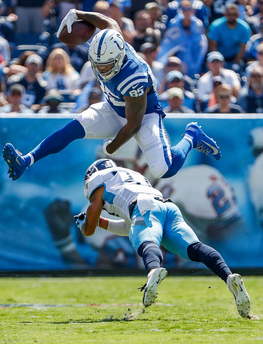 Yep, <a href="/MattKryger/">Matt Kryger</a> has the Eric Ebron’s leap. More #Colts photos from the first half.

bit.ly/2ZU3hIg