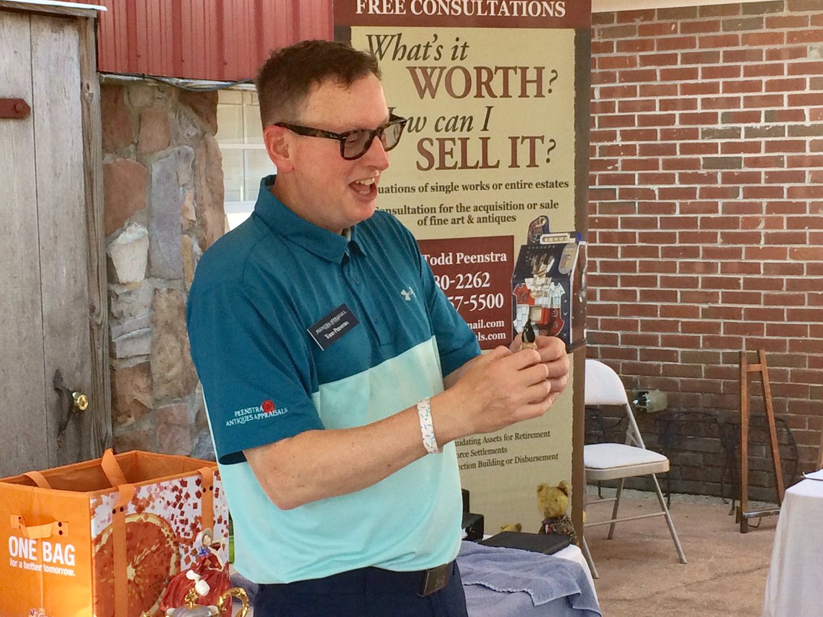 TAMARAonTheHill's tweet photo. Antiques galore at Calvert Antiques Arts Association’s Appraisal Roadshow at Friday’s Winery. #CalRecNews #antiquesroadshow https://t.co/HNmPW8AEOQ