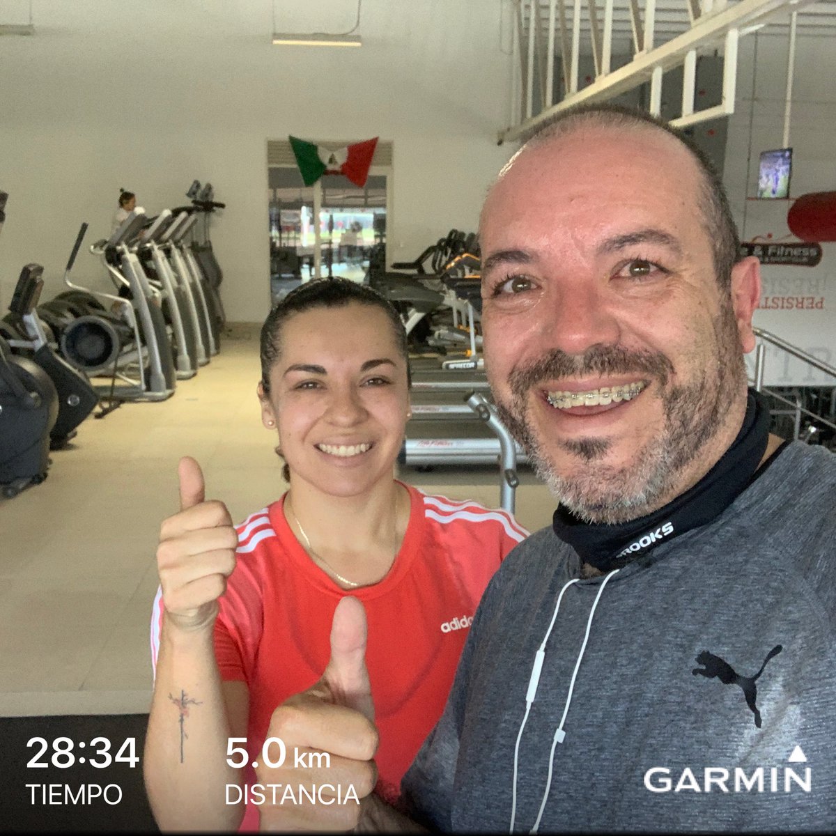 AntObregon's tweet photo. Hoy fue domingo de retomar el entrenamiento. Ahora sí voy derecho y no me quito hasta llegar a @LRMarathon���.
#YoElegíCorrer con @CaroSerratos y dar gracias a Dios que nos permite hacerlo juntos de nuevo.
#StayFit
#TransformandoMiVida
#JustDoItSunday
#BeatYesterday https://t.co/UxC2qL4quF