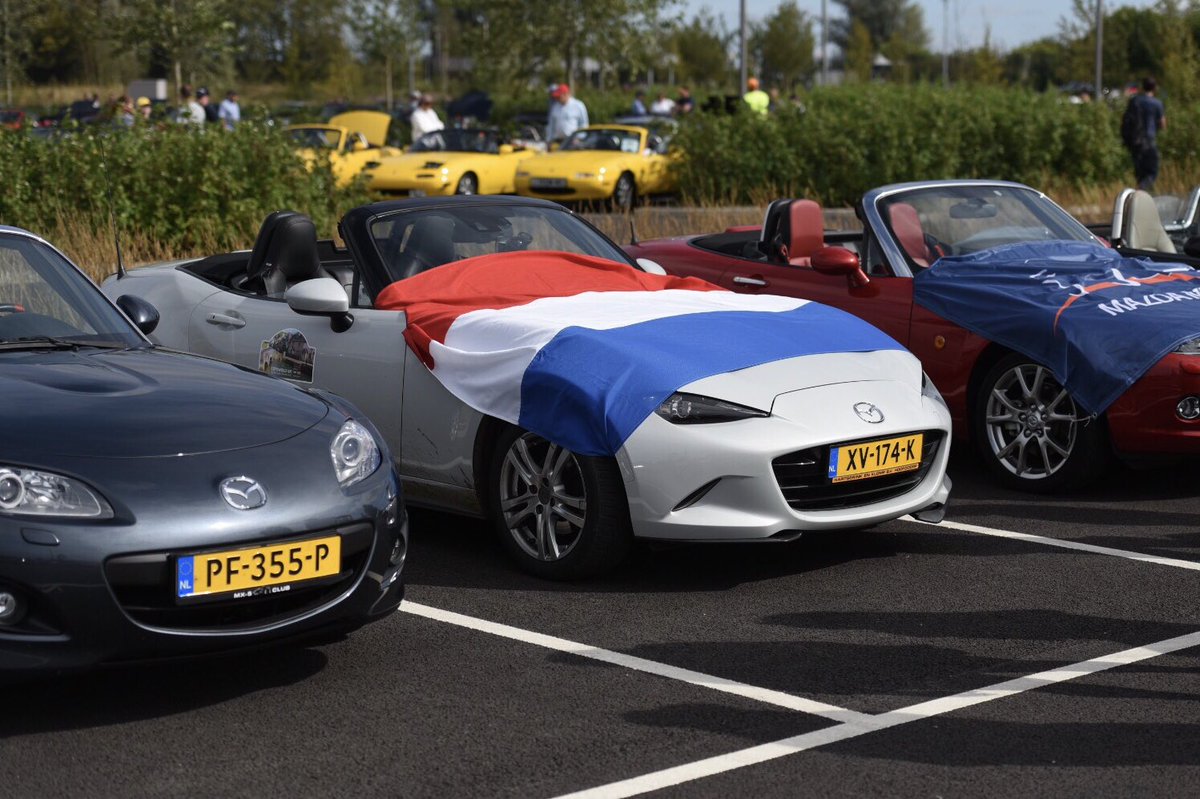 mx5oc's tweet image. What a day - over 2,500 MX-5s of every imaginable variety at @BMMuseum today for #MX530 - if you were there, what was the highlight of your day? @Mazda_UK @mazdaukpr @TomMatano @autoalex @vb_h @jonbentley90