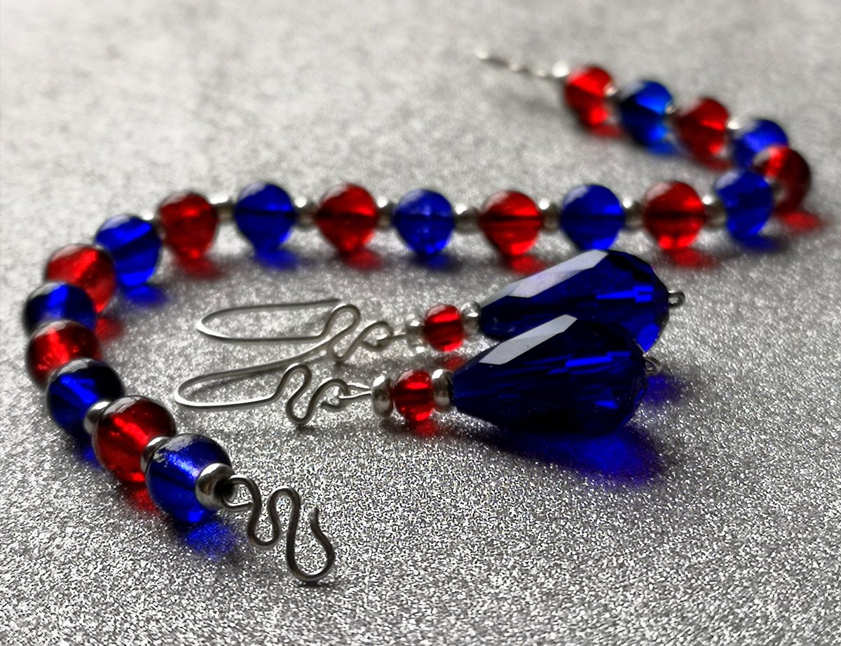 #LAUREN: red, blue and silver in an elegant mix in tribute to an inspiring friend <a href="/LaurenTupling/">Lauren Tupling</a> 
#ukcraftershour #ukcrafthour #handmadehour #SundayFunday #jewellery