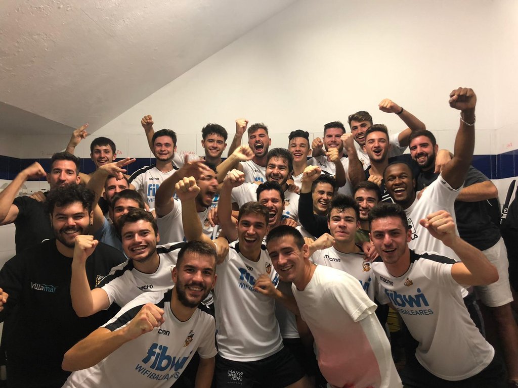 CEConstancia's tweet photo. 💪 Victòria ahir del filial davant el @CD_Llosetense B

🔝 Gran inici de temporada dels homes de @XiscoMartorell 

#FEMConstància https://t.co/ONgENpAOOM
