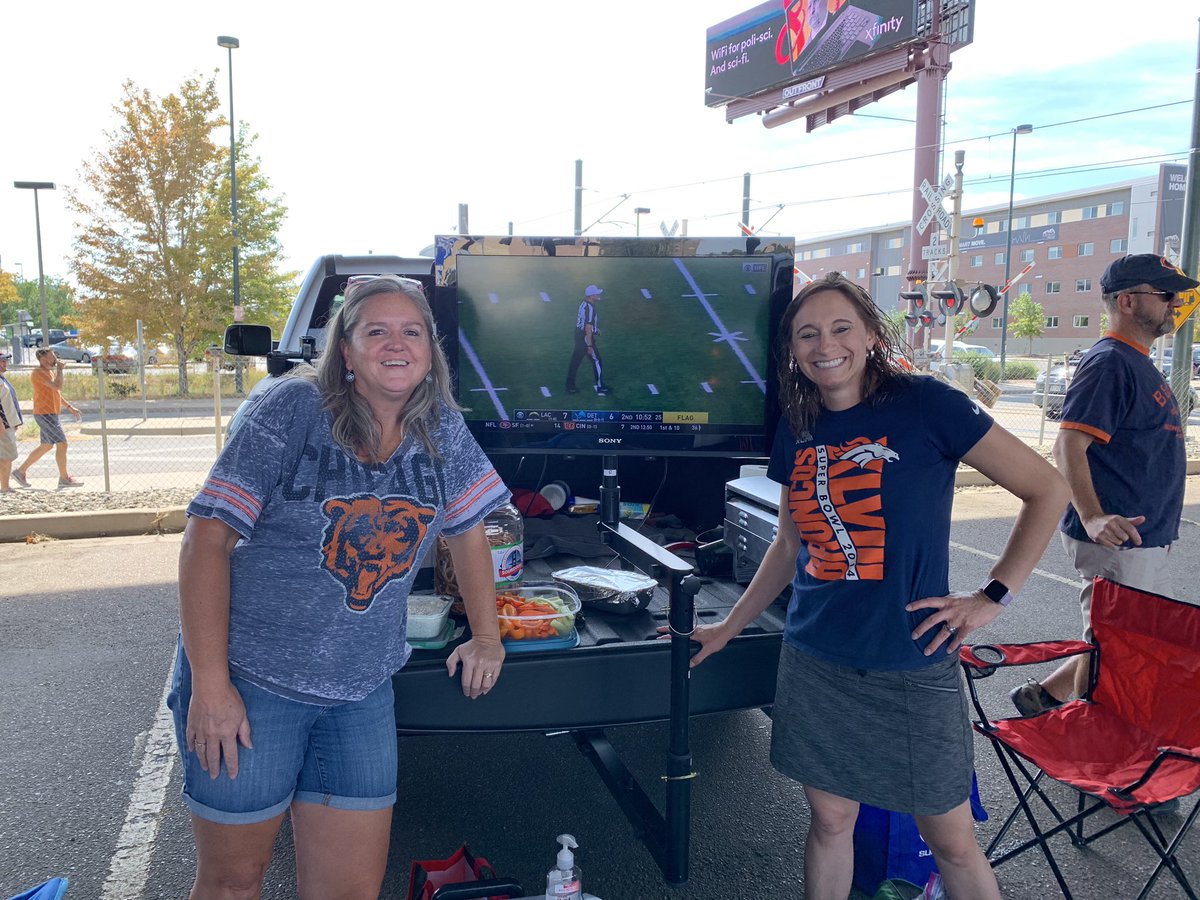 NatalieTWatts's tweet photo. Tailgating is in full swing for the Broncos home opener against the Bears! Gooooo Broncos!!! https://t.co/kVsGdBBdTm