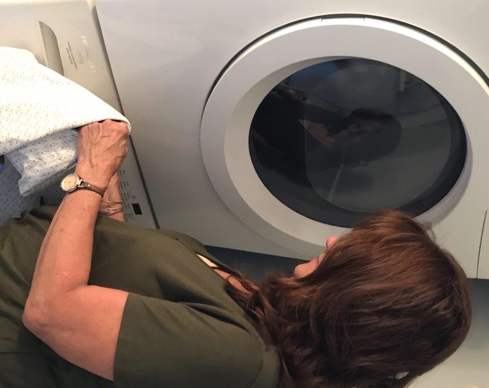 FavoriteTickets's tweet image. Finally, an adjustable weighted blanket that can grow from 7 to 28 pounds! Completely washable and customised to your wishes, Sera is provides a safe way to calm your mind and body.

kck.st/2NoVX0J #blanket #bed #homedecor