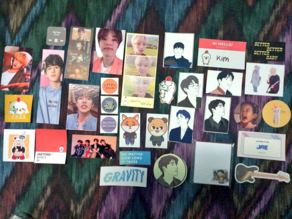 dw_kilogram's tweet photo. thank you din to those who handed out freebies!! 😍 @yongdreii @sungjinxbob @snuyhgnuoy @jisoosgal @myvitaminjae @everyday6glow + yung iba na hindi ko na makita yung handle nila 😅 thank you thank you!! https://t.co/ZIoIjxbJ0C
