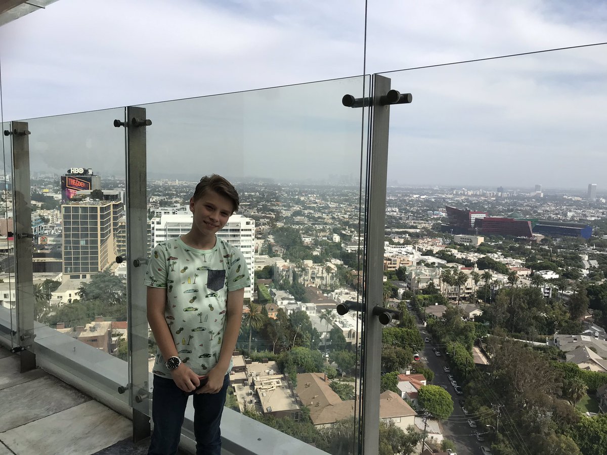 ethanjonesactor's tweet photo. Always love the view from @SohoHouse #westhollywood even when it’s overcast! #greatbrunch #greatview #businessbrunch #SundayBrunch #strangecombinations https://t.co/OOF3Kov4PQ