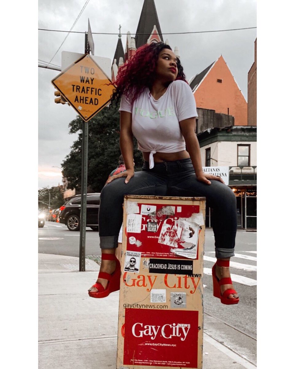 DepthBeautyGrit's tweet photo. #NYCLesbians 🗽 https://t.co/f635rzBwJZ
