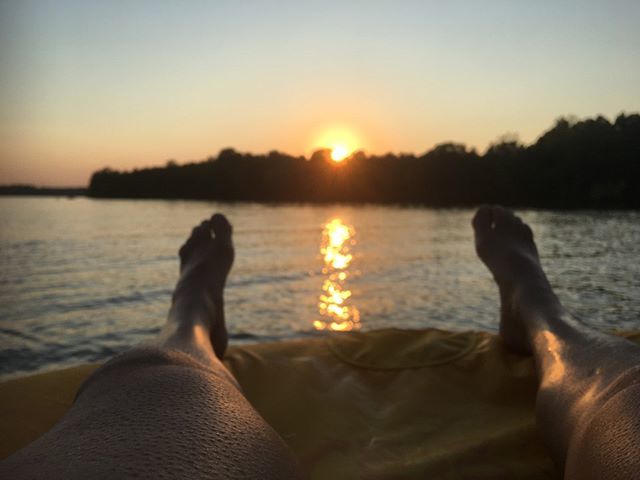 IamStephenStone's tweet photo. Sundays should come with a pause button. Double tap if you agree.
#615 #altcountry #countryrock #do615 #explore615 #nashville #instanashville #livemusic #musiccity #musicman https://t.co/M0zNSfarTu https://t.co/bXXSnsuu9t