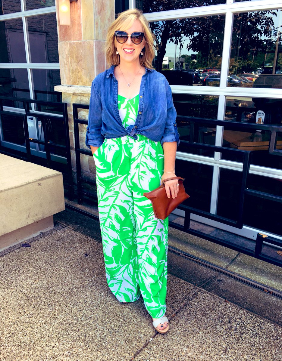 SarahHoover24's tweet photo. Feeling bright & sunny in my #Target20 #LillyforTarget jumpsuit! Didn’t even have to go at opening yesterday to find! Went in at lunch and was greeted with free #starbucks sample. ☀️👌🏻@LillyPulitzer @Target https://t.co/R5lyw8JuCX