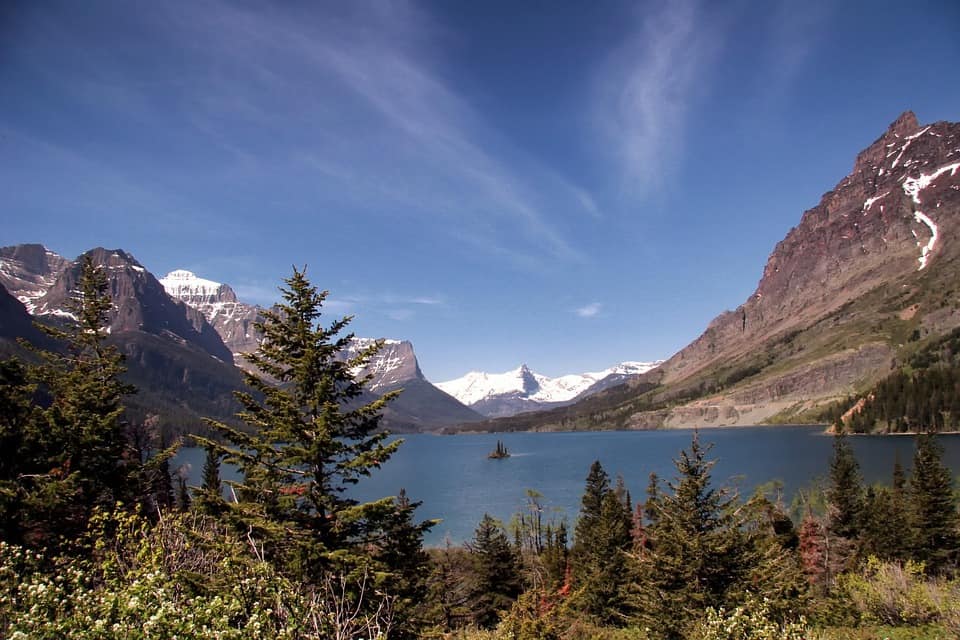 Travel Nurse Montana - Apropos named "The Treasure State" for its untainted territory, huge sky and great mountains, Montana is an uncommon and unique spot for... #NurseJobs #TravelNurseBlog #TravelNurseMontana #wanderingnurses http://wn.test/travel-nurse-montana/