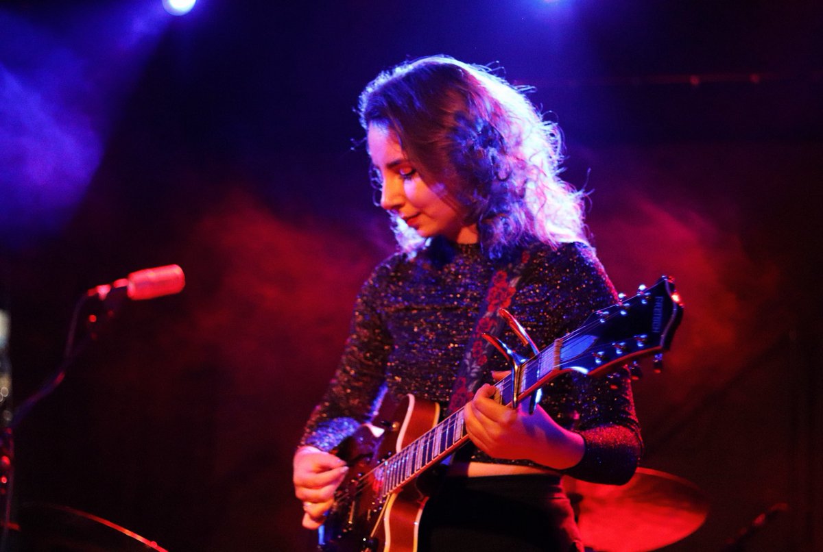Rosey_Roisin's tweet image. Such a dream opening a packed out Dingwalls in Camden for @PeteMurrayMusic last night. Got to play my electric guitar onstage for the first time!! 😍 

Videos coming soon! 

📸 - @artwillfall