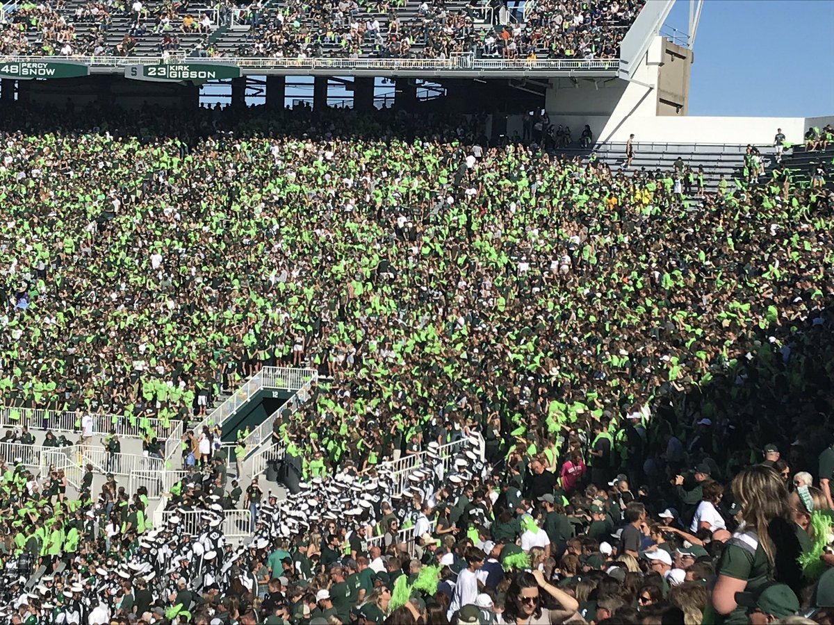 secorsig's tweet image. There are 4 key football games each week and some of the happiness in the Secor household comes from the results of those. Good W for Myles team on Wednesday, Hudsonville varsity win on Friday, tough Spartans loss, and exciting Lions win. We will take 3-1 #FallisForFootball