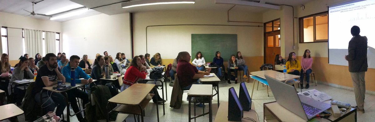 InundApp's tweet photo. ¿Cómo abordar el riesgo de inundación? Aporte de conocimientos y herramientas a docentes y alumnos del ISFD N 160 para contribuir a la gestión del riesgo de inundación desde las instituciones educativas. #Riesgo #GestiondelRiesgo #Prensaescrita #NTICs #InundApp (3/3) https://t.co/vfVnoFEMUR