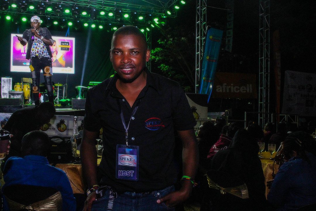eddiespikaagaba's tweet photo. In the history, No Ugandan Artist has ever filled up Agip Motel, numbers don't lie en thanks everyone for the luv en support, thank u @CapitalFMUganda, @africellUG for sponsorship & supporting our hommie @Ray_G_official #RaygLive19, Thank u team @spekeevents https://t.co/kJuwSRrPUo