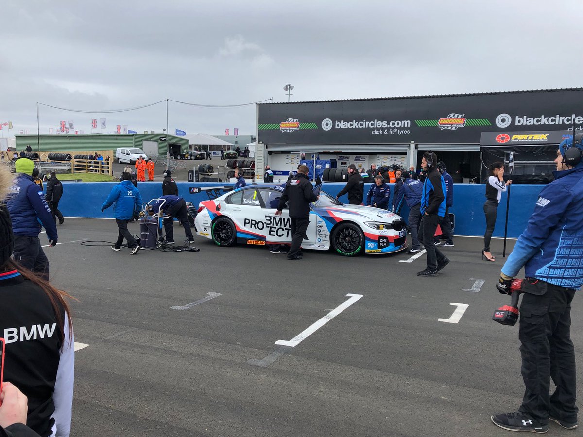⁦<a href="/PaulONeill29/">Paul O'Neill 💥</a>⁩ ⁦<a href="/Official_WSR/">WSR</a>⁩ my son got to meet the legend that is Dick Bennett’s.  What a Gentleman. Thanks BMW WSR, top day out again. #kr #turkington #winning #btcc ⁦<a href="/ColinTurkington/">Colin Turkington</a>⁩